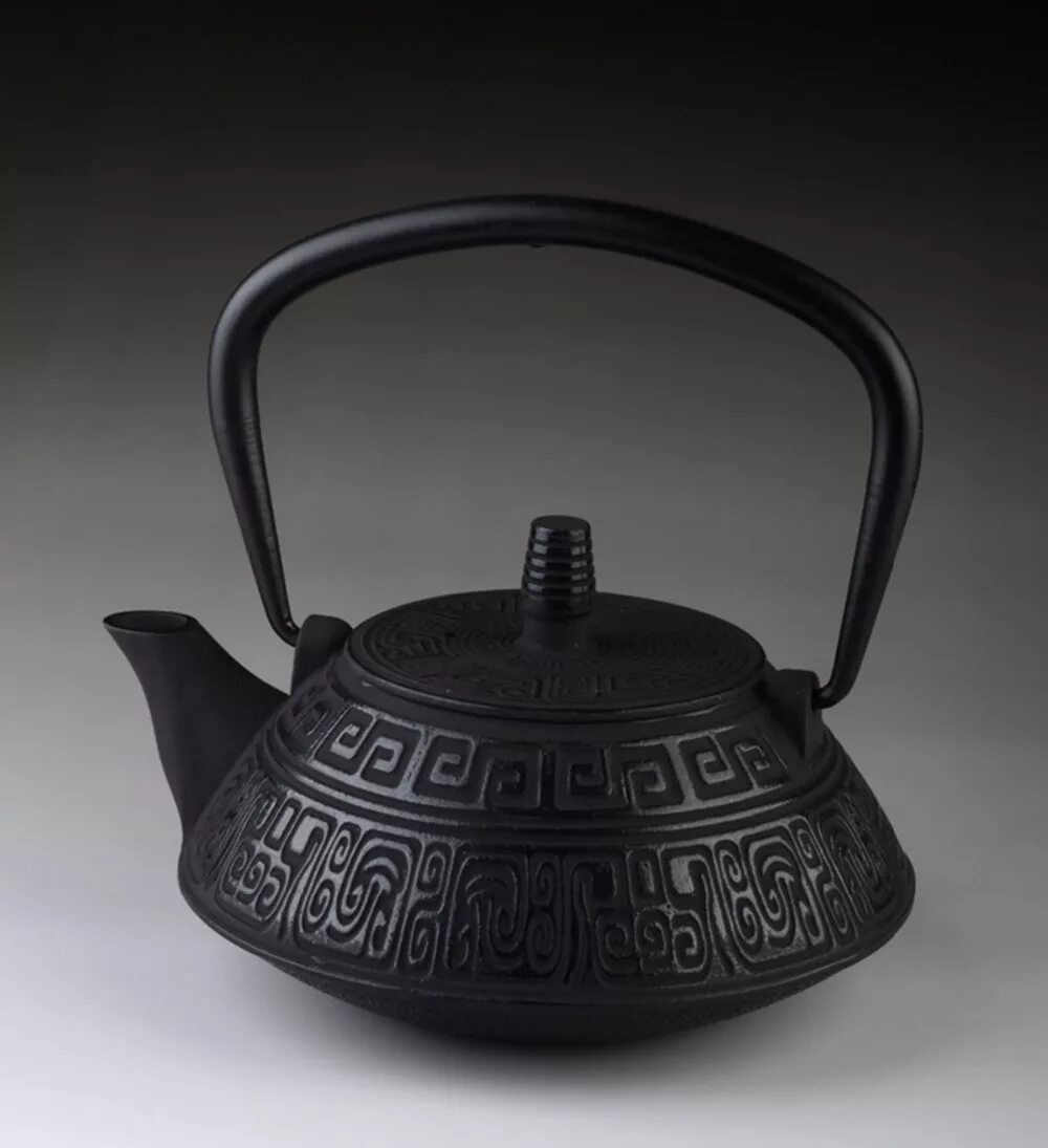 Чугунный тэцубин. Чайник Tetsubin. Чайник чугунный заварочный китайский. Японский аникварный чайник метал глина.