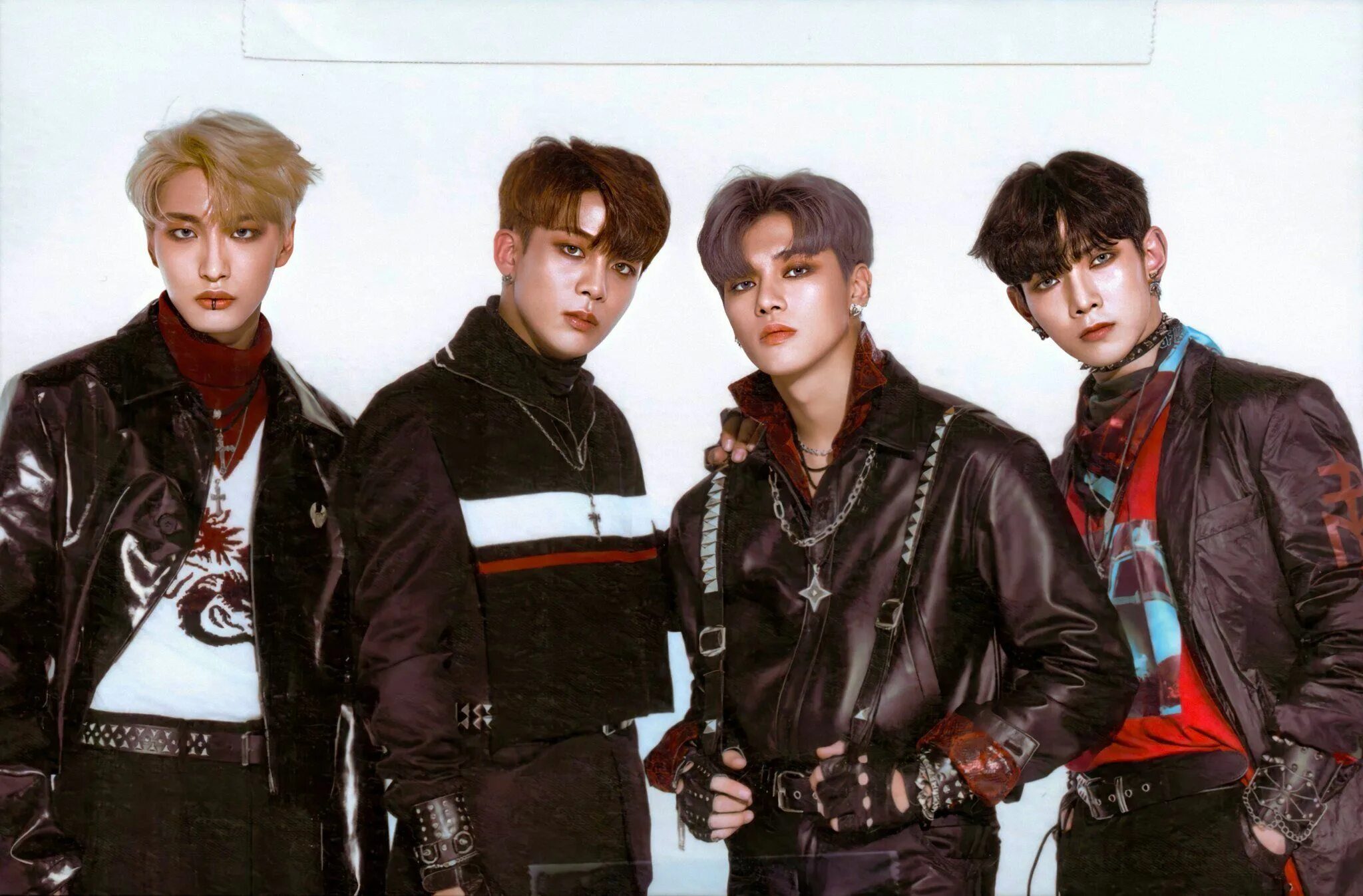 Ateez treasure. ATEEZ. ATEEZ кингдом. Группа ATEEZ. ATEEZ halazia.