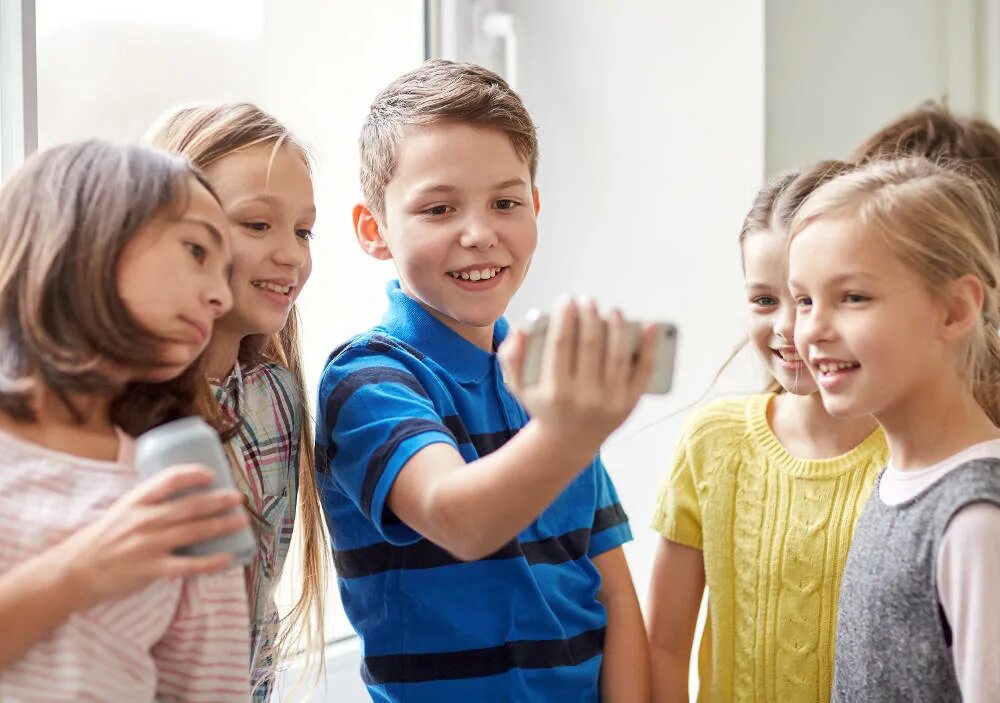 Селфи с ребенком. Детский селфи. Детский селфи. Ребенок. Селфи с ребенком.