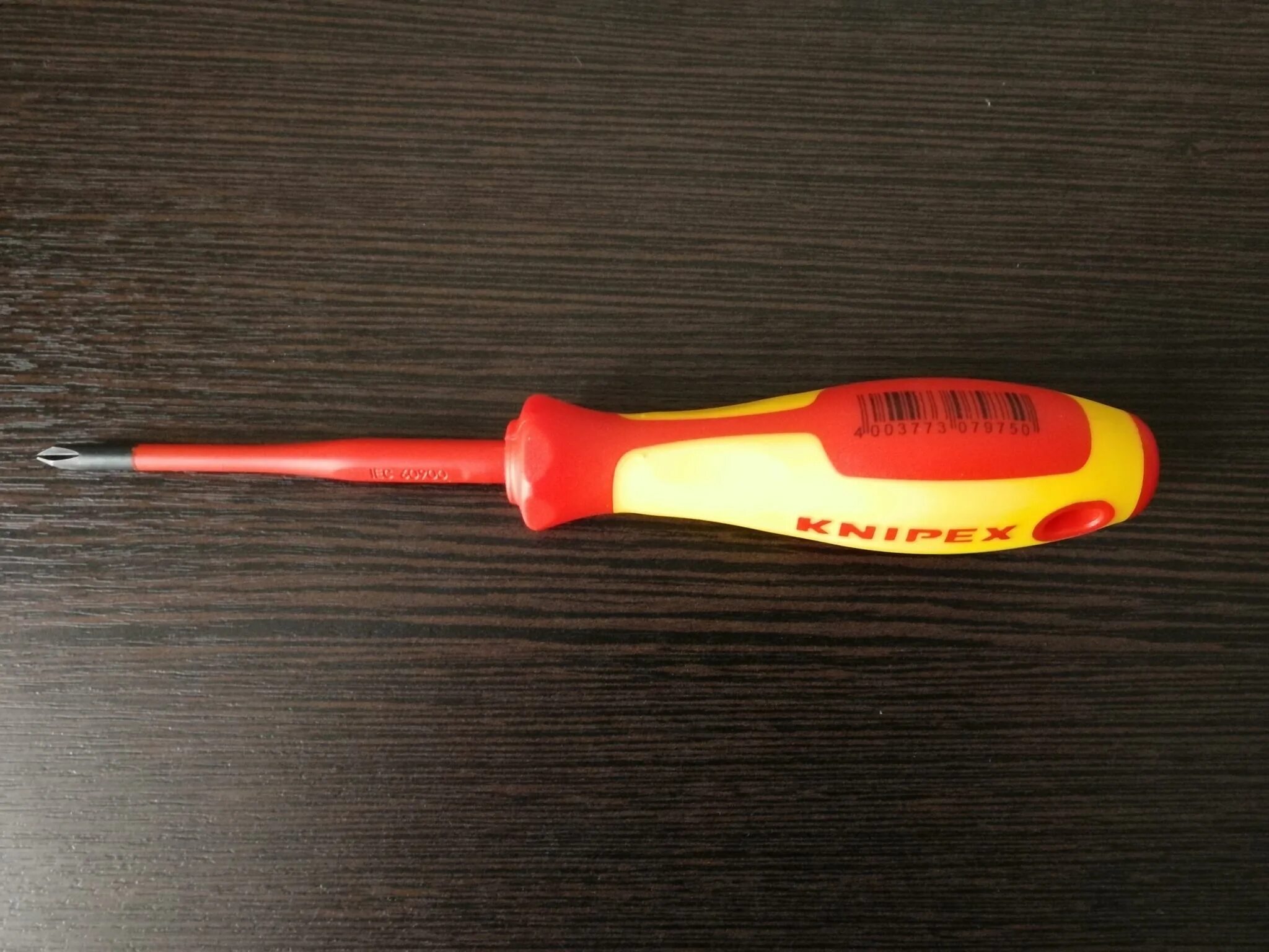 Отвертка knipex. Отвертка knipex kn-982055. отвертка диэл.крест.ph1 knipex kn-982401. отвертка шлицевая kn-982040. отвертка knipex 982040sl.