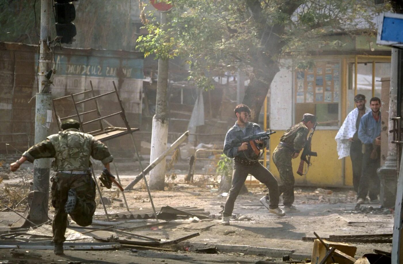 Нападение на грозный. Операция джихад Грозный август 1996. Чечня Грозный штурм август 1995. Бои в Грозном 1996 год август. Грозный август 1996 боевики.