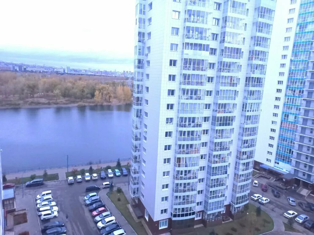 Пашенный красноярск. Ярыгинская набережная красноярск. Ярыгинская набережная 21. Красноярске белые росы ярыгинская набережная. Ярыгинская набережная сегодня.