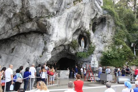 File:Lourdes IMG 9322.JPG - Wikimedia Commons