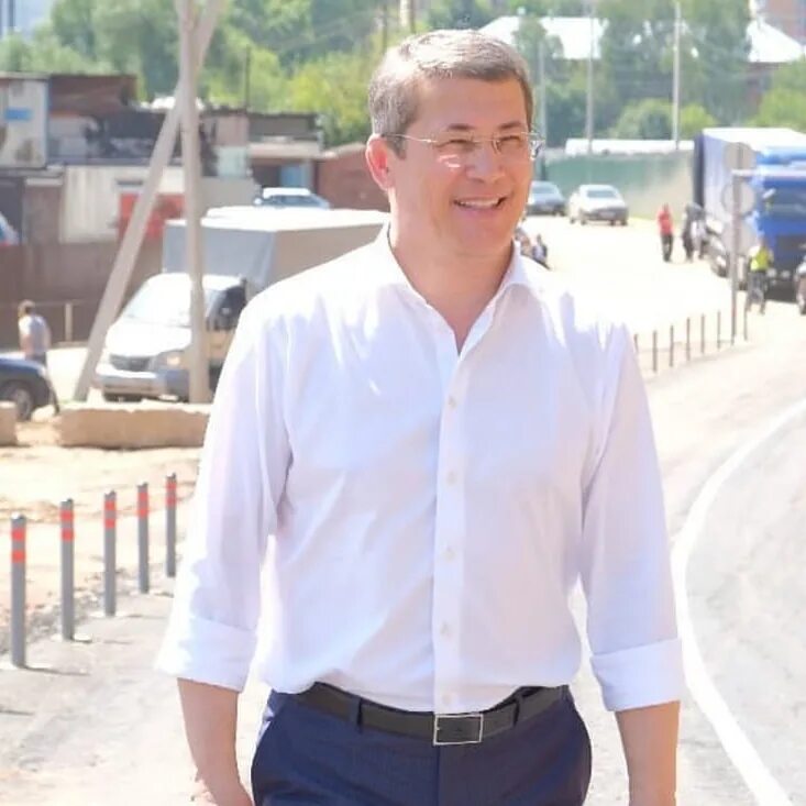 Хабиров сын. Хабиров радий фаритович в молодости. хабиров в молодости. фарит барыевич хабиров.