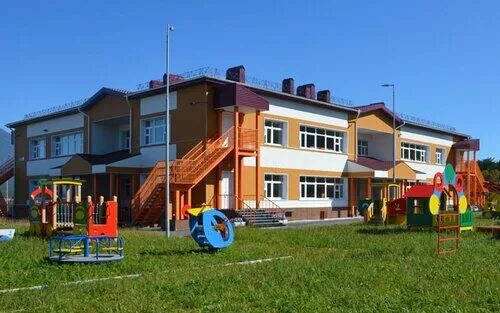 Садик солнышко южно курильск. Детский сад белочка южно курильск. С отрада южно-курильск. Село отрада кунашир. Детский сад рыбка южно-курильск.