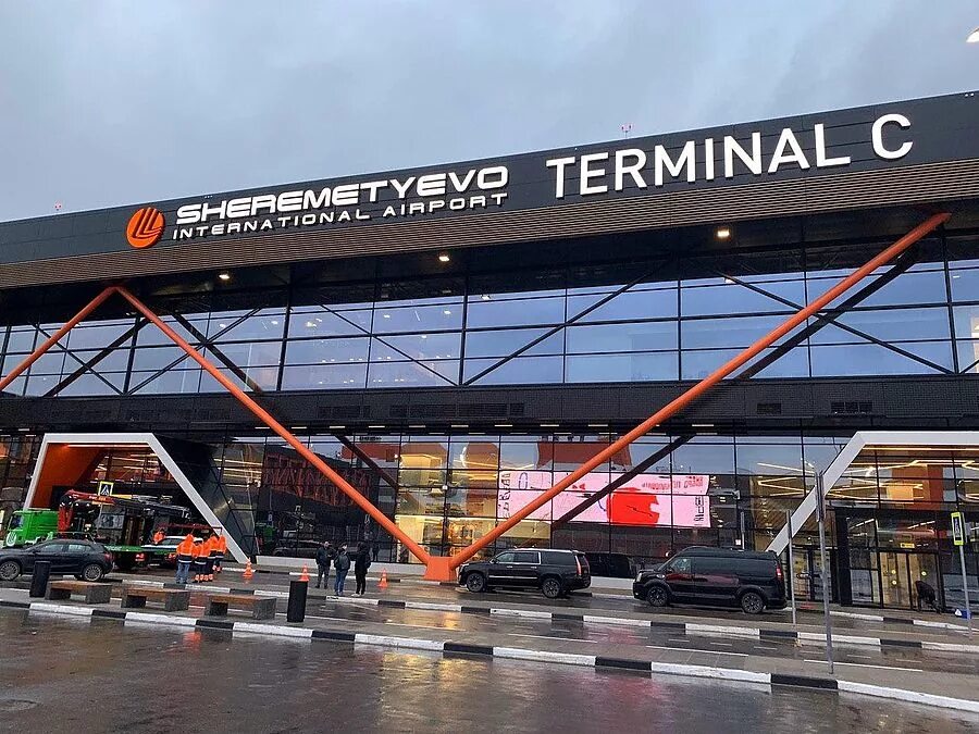 Аэропорт шереметьево терминал ц. Аэропорт Шереметьево терминал в. Шереметьево терминал c. Шереметьево Международный терминал. Терминал Шереметьево c135.