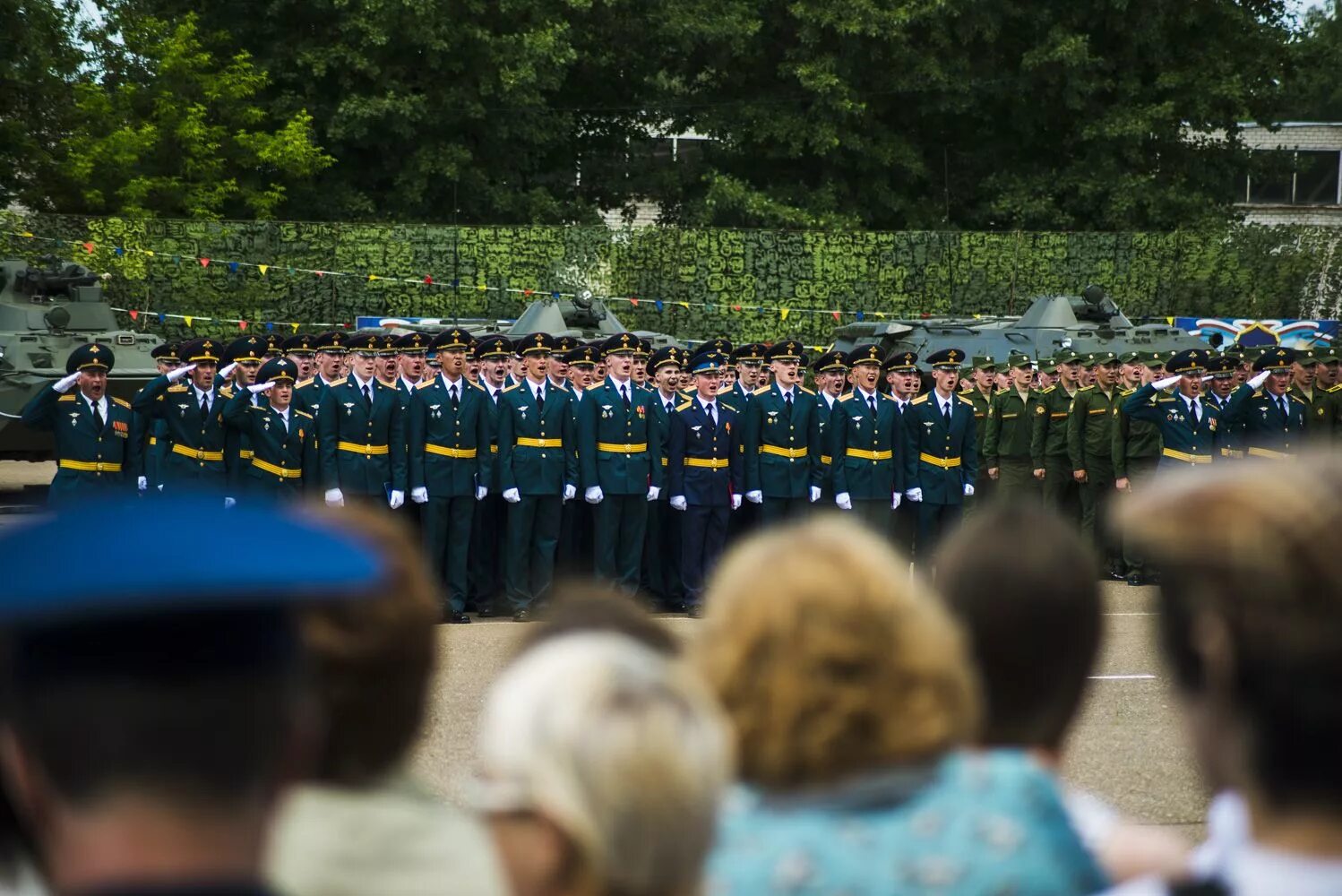 Танковое училище в россии. Казанское высшее военное командное училище. Казанское танковое училище. Выпускники Казанского танкового училища. Казанское танковое училище выпуск 2009 года.