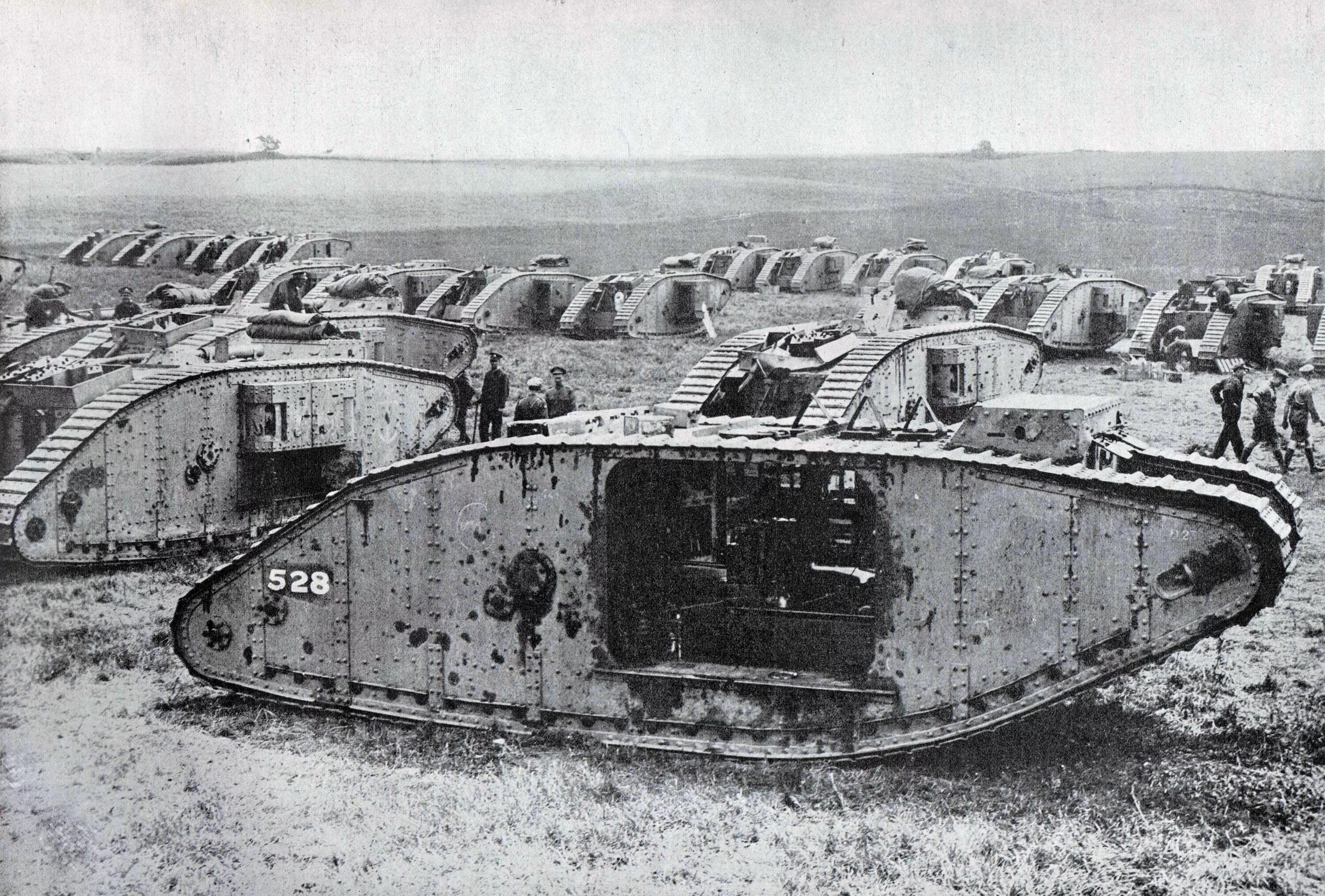 Танки первой мировой войны 1914-1918. Танк первой мировой войны. Британские танки первой мировой войны. Mark i битва на Сомме.