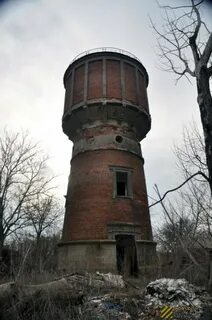 Ржавая водонапорная башня
