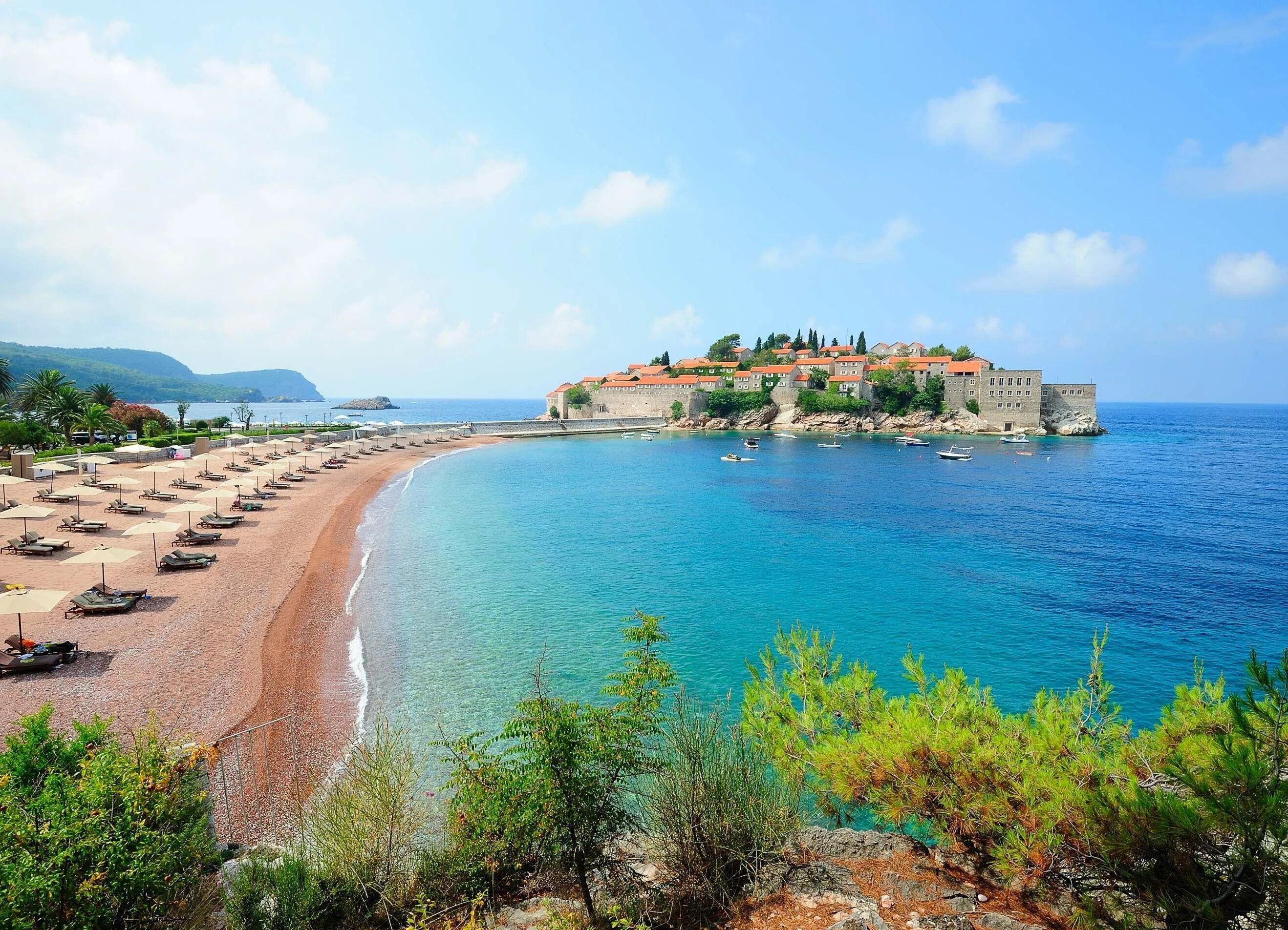 Sveti Stefan Черногория. Черногория Монтенегро пляж.