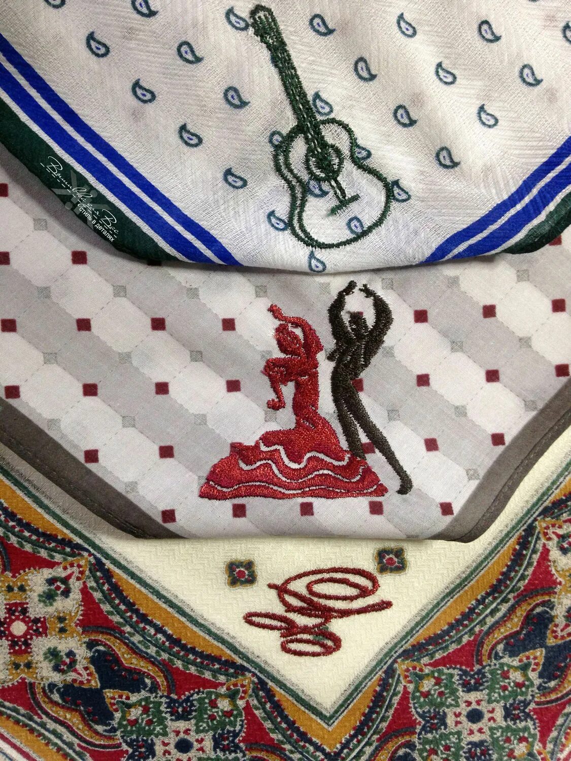 платочек вышивка для мамы. салфетка хардангер лен. вышивка на платочках для мама на свадьбу. везу я вышитый платок. везу я вышитый платок.