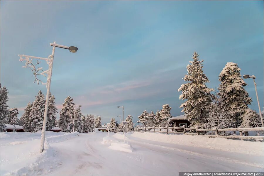 Финляндия январь. Зимняя дорога в Финляндии. Финская дорога зимой. Финляндия зима дороги. Автодороги зимой в Финляндии.
