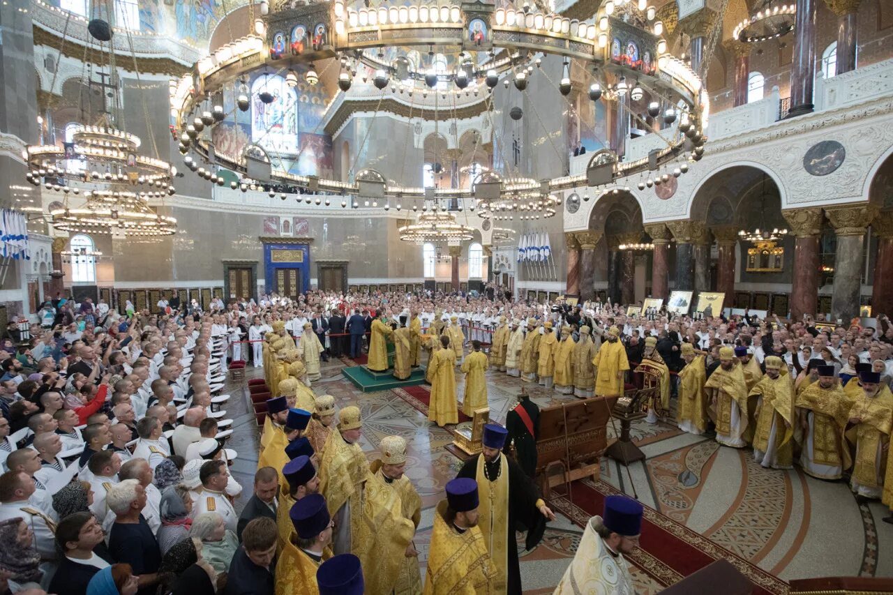 Служба в морском соборе в кронштадт вмф. Богослужение в кронштадтском морском соборе. Богослужение в кронштадтском морском соборе. Служба в соборе кронштадта. Служба в морском соборе в кронштадт вмф.