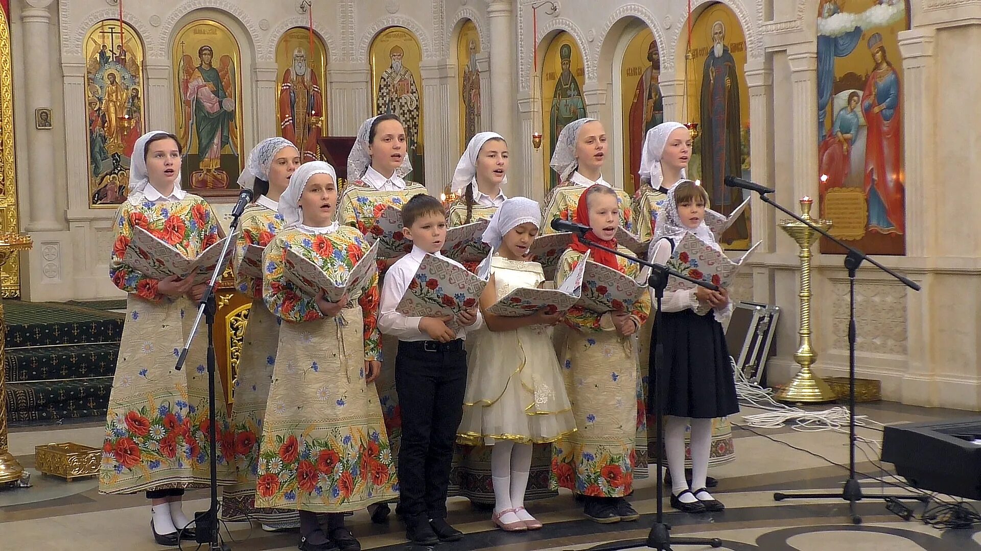 Православные жены мироносицы. Храм святых жен мироносиц Барановичи. Казанский монастырь хор мироносицы. Мироносицы магазин православной одежды. Православные платья мироносицы.