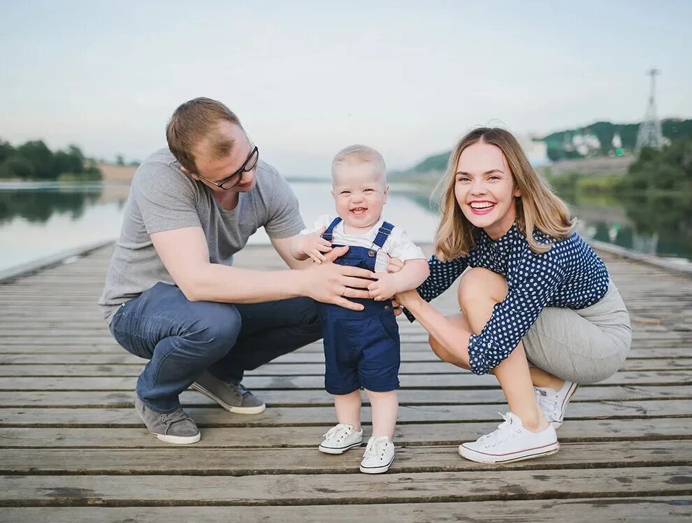 Семейная фотосессия. Семья Россия. Фото семьи. Городская семейная фотосессия.