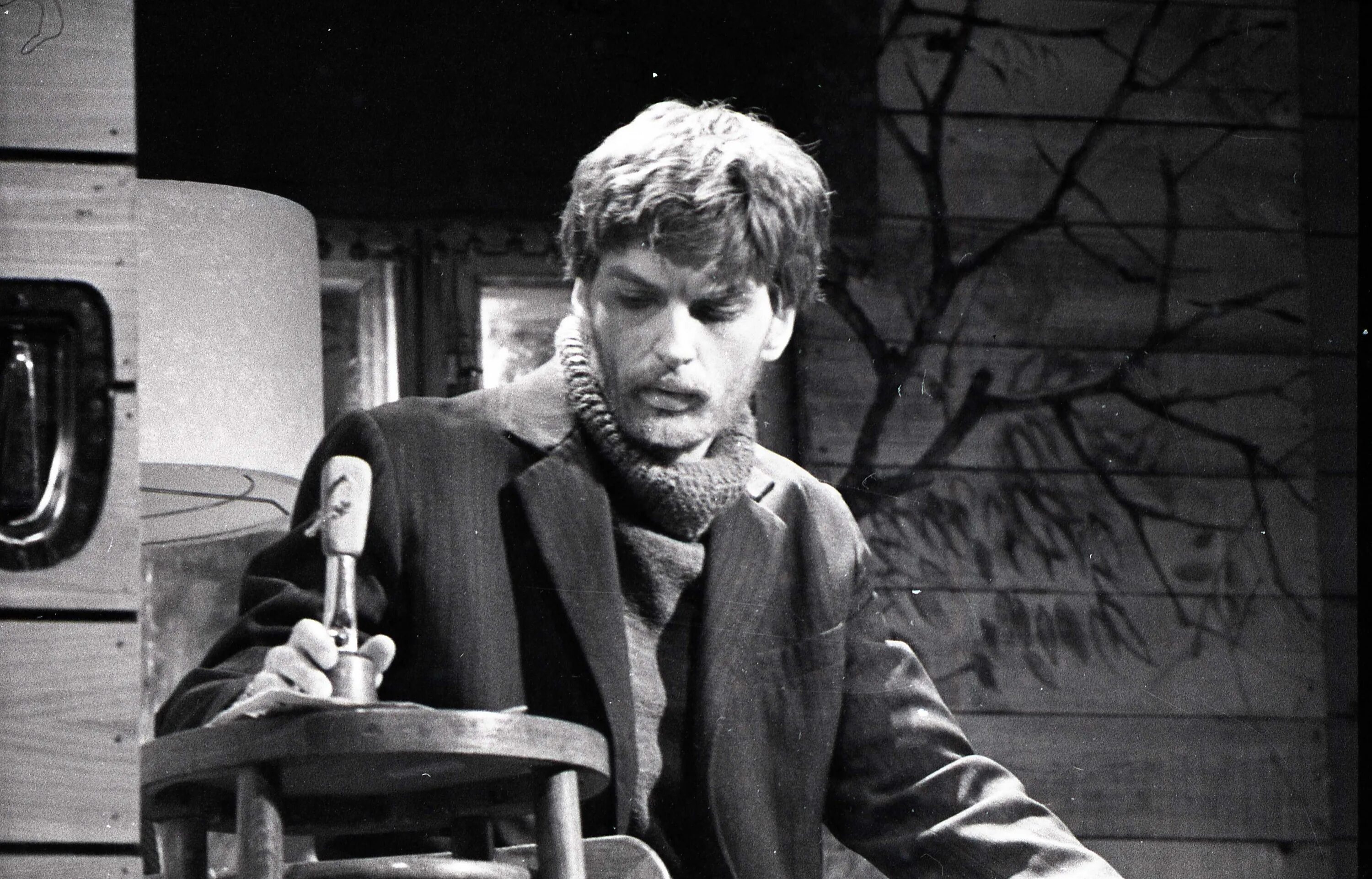 Мхат 1973 год. Валентин распутин во мхат. режиссер владимир богомолов. спектакль старый новый год 1973 мхат. живи и помни фильм спектакль.