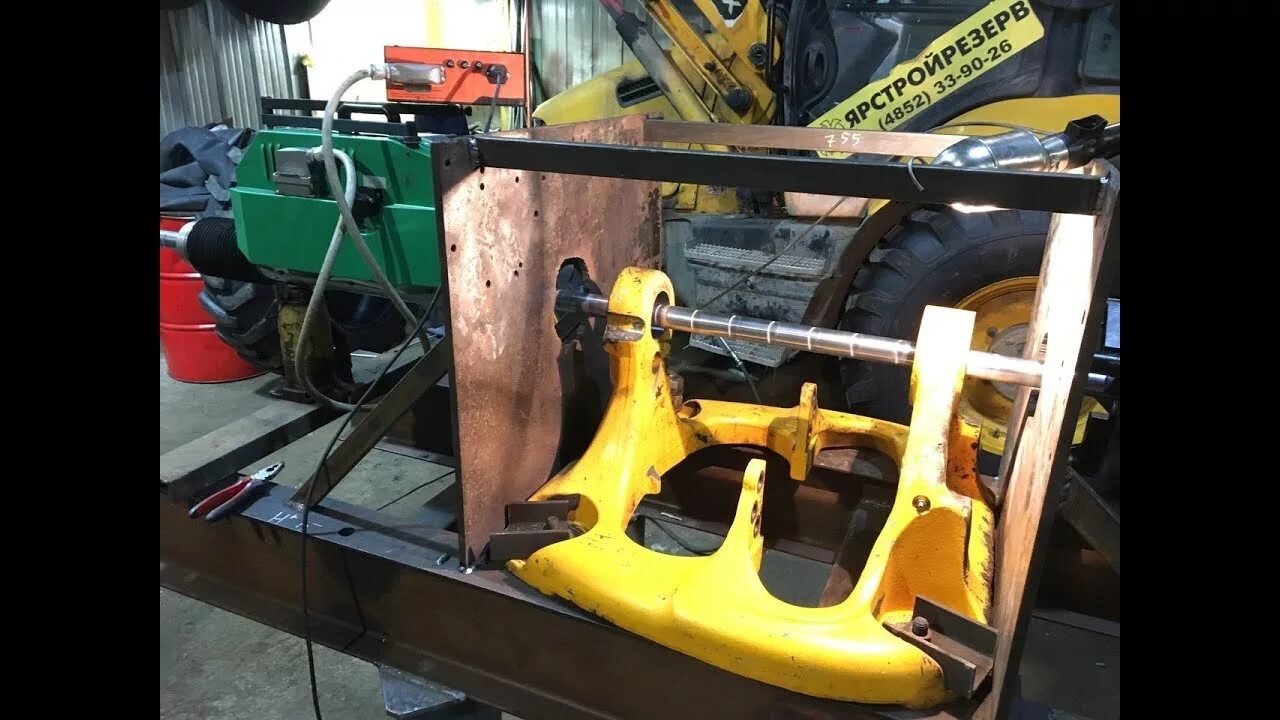 Ремонт jcb 3cx. Задняя каретка JCB 3cx. Задняя каретка JCB 3 SX. JCB 3cx задняя каретка трактора. Отвал на JCB 4cx.