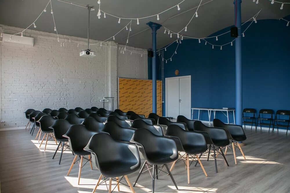 Конференц залы лофты. Актовый зал в стиле лофт. Конференц зал москва лофт. Руставели 33 актовый зал. Конференц залы лофты.