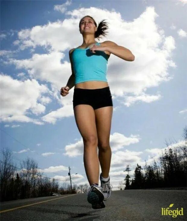 Спорт без движения. Спортивные движения. бег девушки. спорт движение жизнь. люди которые занимаются спортом.