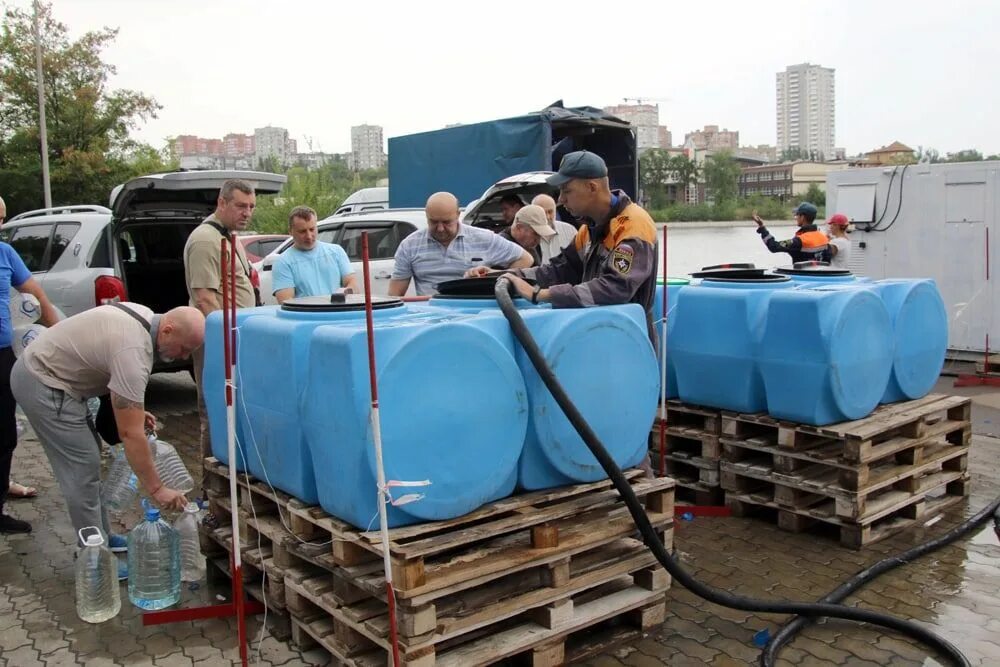 Подвоз воды Донецк. Подвоз технической воды. МЧС подвоз питьевой воды. Вода.