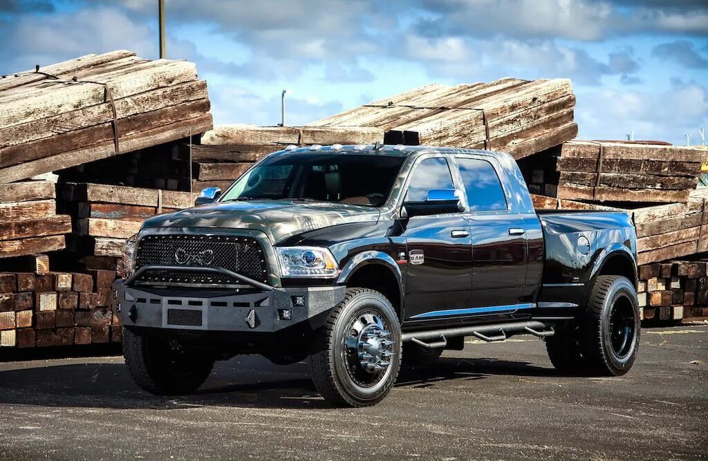 2025 Chevrolet Silverado EV - Electric of the Pickup Truck - YouTube