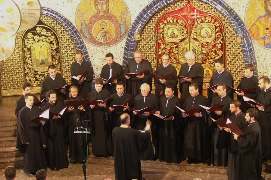 Площадка для певчих в православной церкви. Певчие православного хора сосновый бор. хор храма христа спасителя регент георгиевский. хор в православной церкви. храм хора.