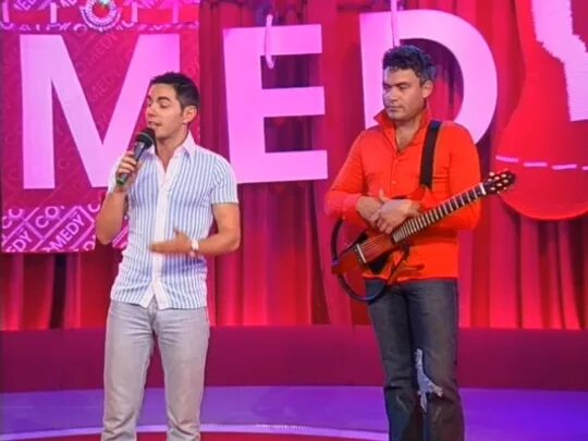 Камеди руки вверх. Родригез из камеди. тимур родригез comedy club. тимур радригес в каммле клабе. макс перлов камеди.