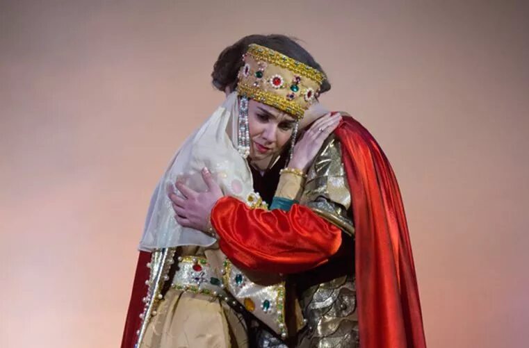 Из какой оперы герой ярославна. Ярославна из оперы. Из какой оперы герой ярославна. Из какой оперы герой ярославна. Княгиня ярославна опера.