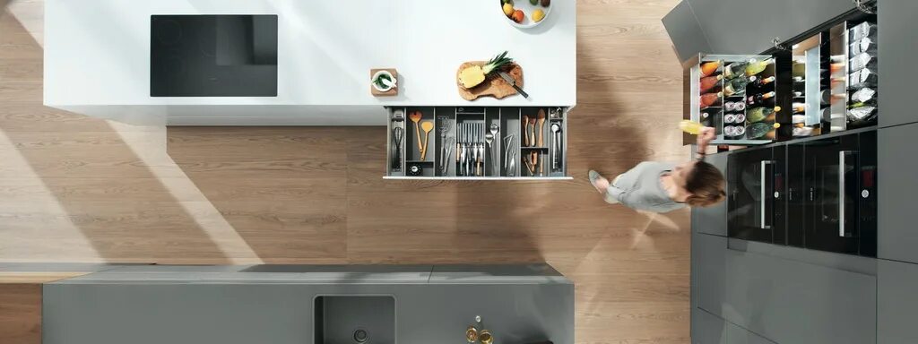 Blum coin сколько. Blum фурнитура для кухни. space twin blum бутылочница. разделительная система блюм. спейс твин блюм.