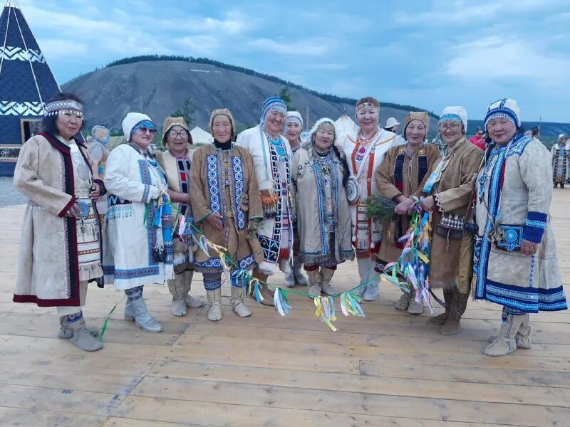 Зори севера. Зори севера архангельск. Северные зори ансамбль камчатка. Зори севера. Зори севера.