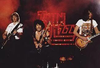 Thin Lizzy Renegade 1981. Thin Lizzy фото группы. Тин Лизи Фил. Тин лиззи