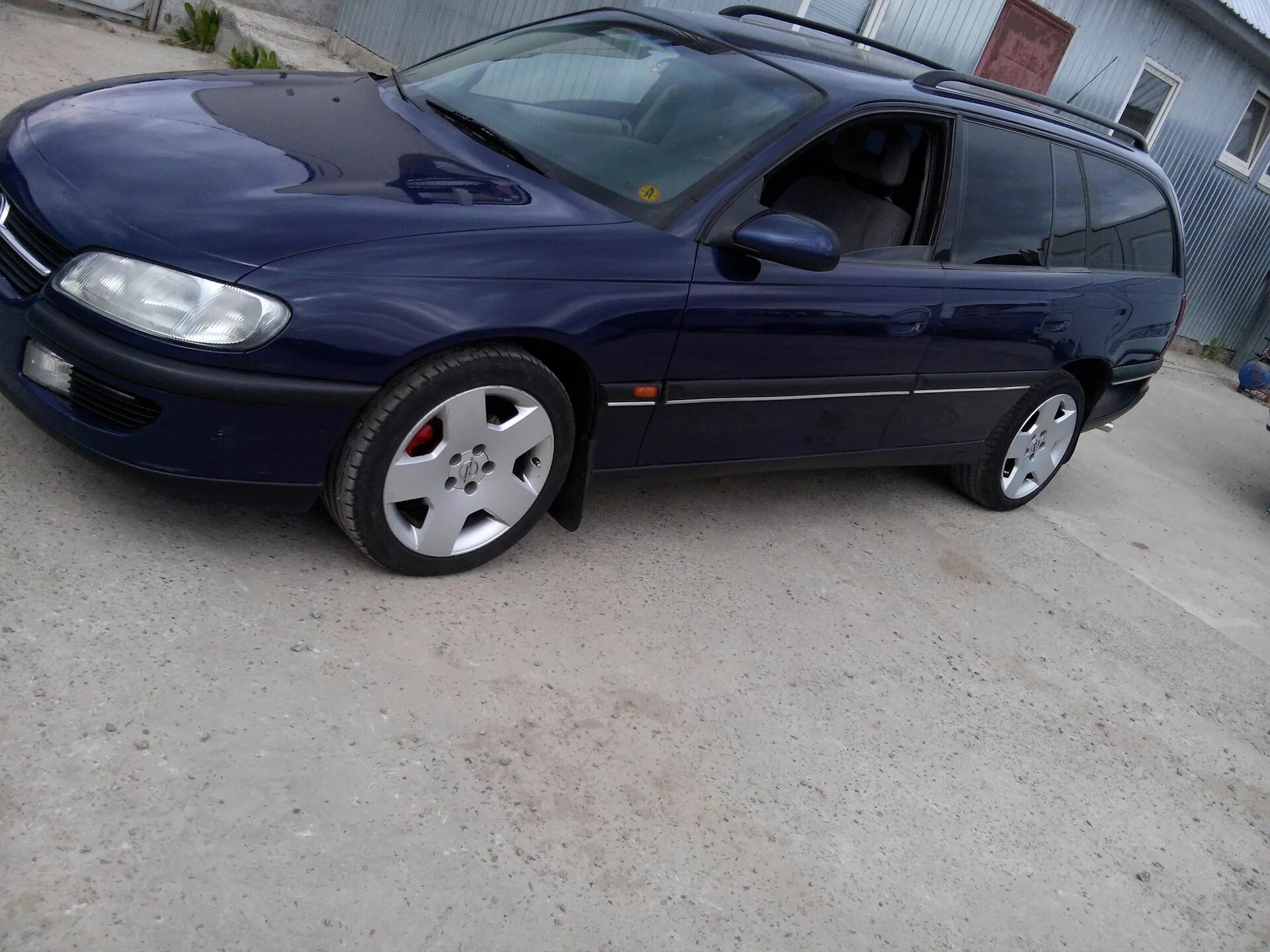 Вектра б разболтовка. Опель Омега универсал r17. Opel Omega b r17. Intra r17 Opel Omega b. Intra r17 Opel Omega.