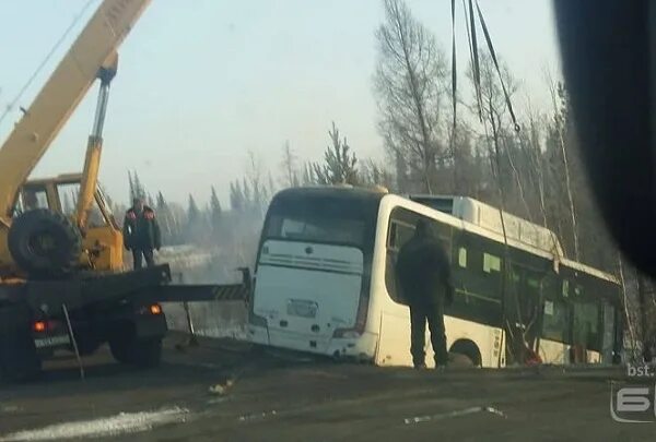 Вихоревка новобратск автобус. Автобус Вихоревка Братск. Автобусы Братск Вихоревка Братск. Авария Вихоревка Братск.