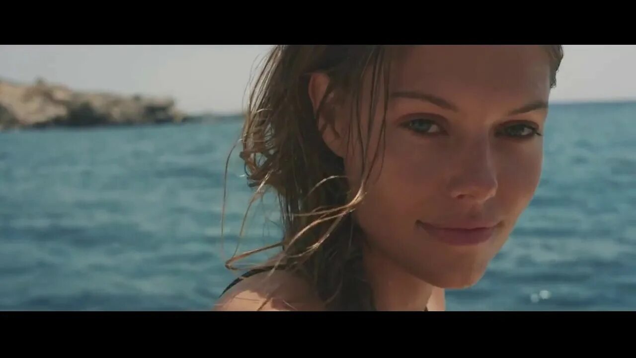 Perry ocean. Mike perry &amp; shy martin - the ocean. mike perry the ocean фото. океан клип девушка на доске. rine ocean ft olivia.