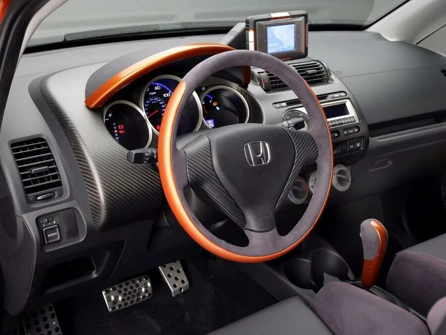 Салон хонда фит 2013. Honda fit 2006. Торпеда хонда фит. Honda fit торпеда карбон. Honda fit 2009 год торпедо левый борт.