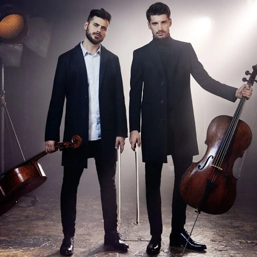 Дуэт виолончелистов. 2cellos. 2 Cellos. Виолончелисты 2 Cellos.