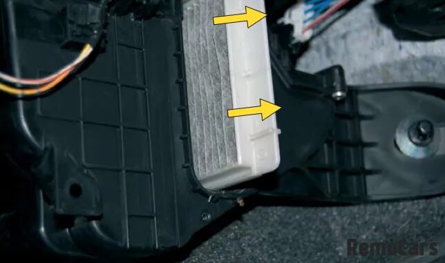 где стоит салонный фильтр мазда. фильтр печки салона мазда 3. салонный фильтр мазда 3 2011. где стоит салонный фильтр мазда. где стоит салонный фильтр мазда.