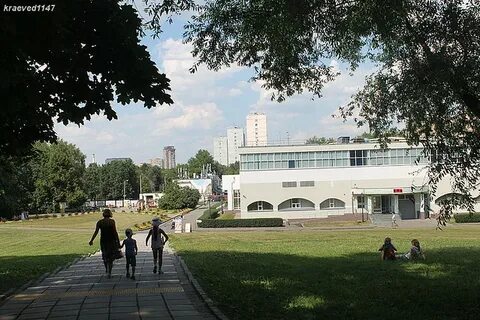 Метро каширская парк коломенское