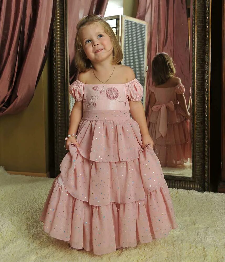 Платье для девочки 6 лет. Нарядное платье для девочки. Красивые платья для девочек. Красивые платья для девочек. Детское платье девочке 6 лет.
