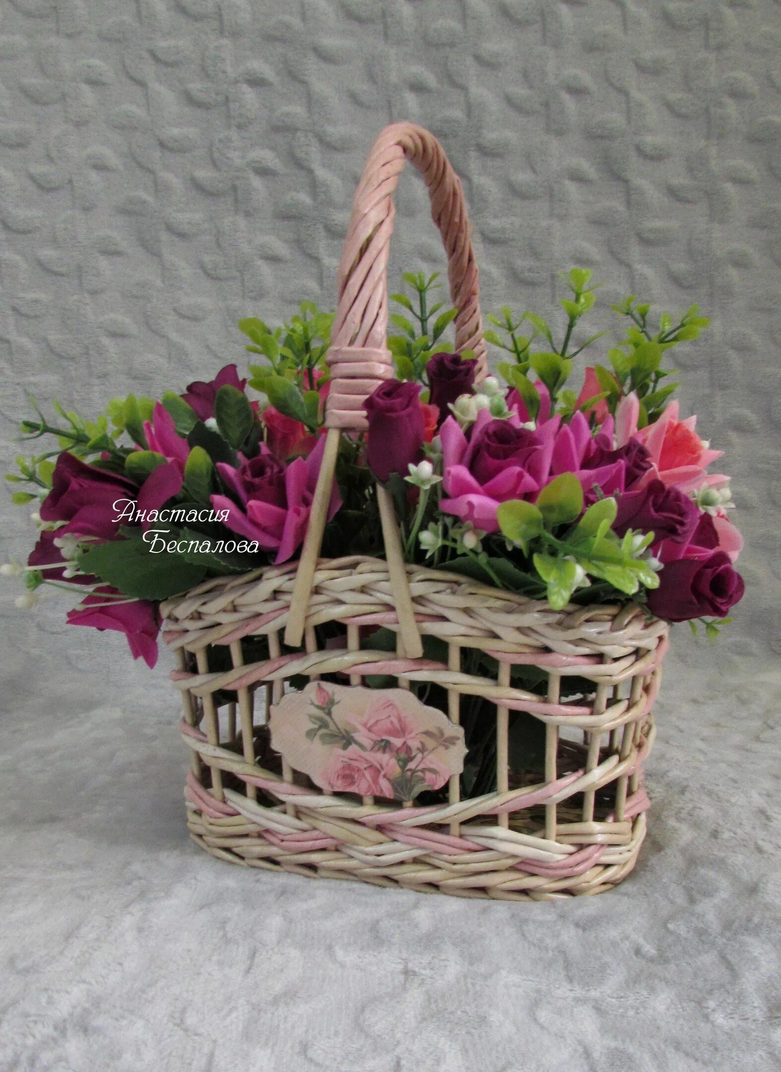 Корзинка плетеная. Плетеная корзинка с цветами. Корзина для цветов плетеная. Оригинальные корзинки.