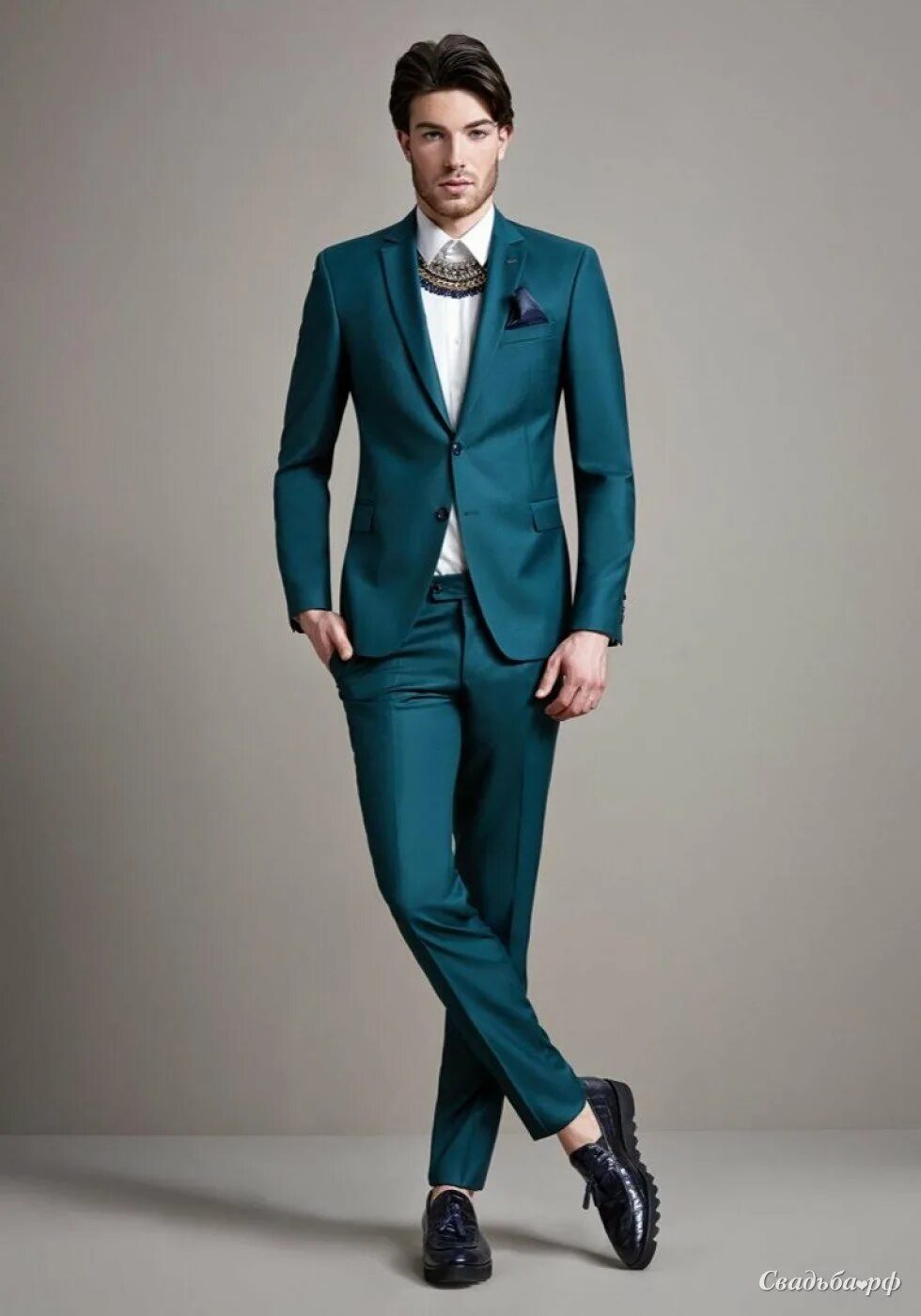 бирюзовый костюм мужской классический. бирюзовый костюм мужской. бирюзовый костюм мужской. мужской костюм бирюзового цвета. бирюзовый костюм мужской на свадьбу.