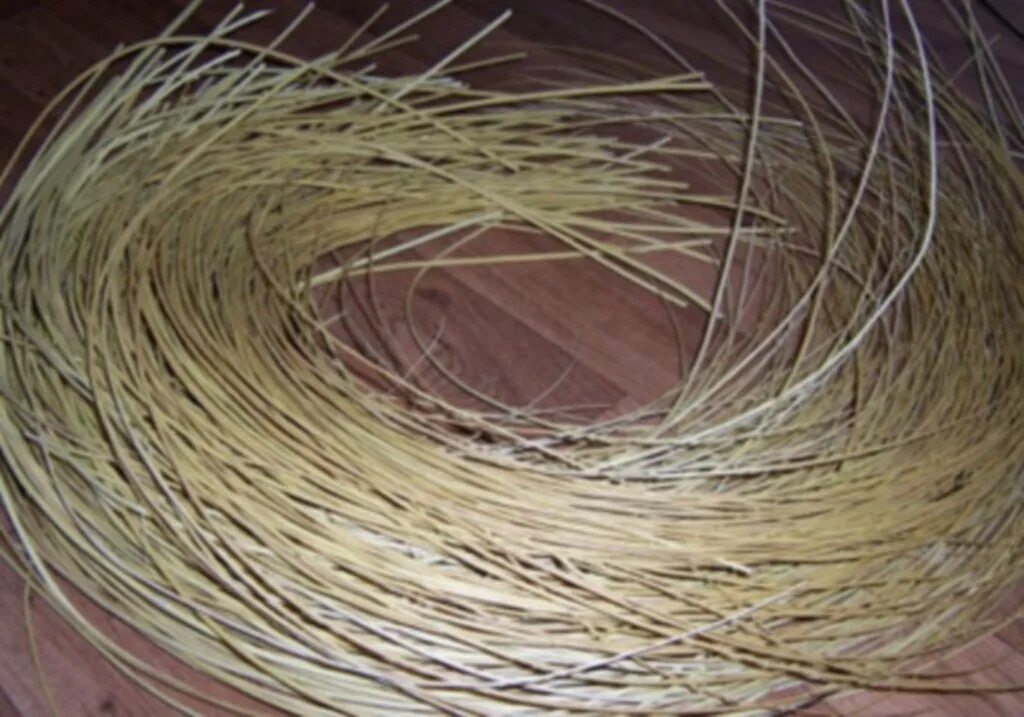 Корзина из ивовых прутьев. Wicker basket корзина из ивовых прутьев. Заготовка для плетения корзин. Мастер-класс лозоплетение из ивы. Изделия из ивы.