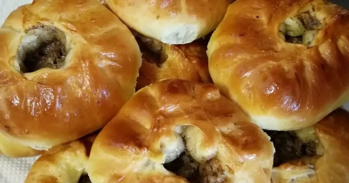 Тесто на беляши 1 кг. Тесто для беляшей. вкусное тесто для беляшей. беляши в духовке из дрожжевого теста. беляши школьные.