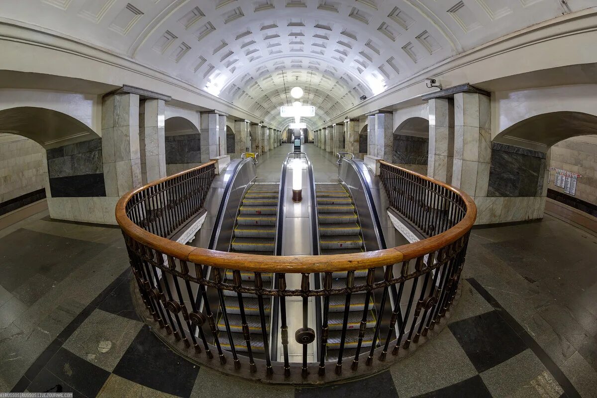 московский метрополитен станция охотный ряд. театральная площадь революции эскалатор. вестибюль станции охотный ряд. охотный ряд эскалатор. площадь революции вестибюль восточный.