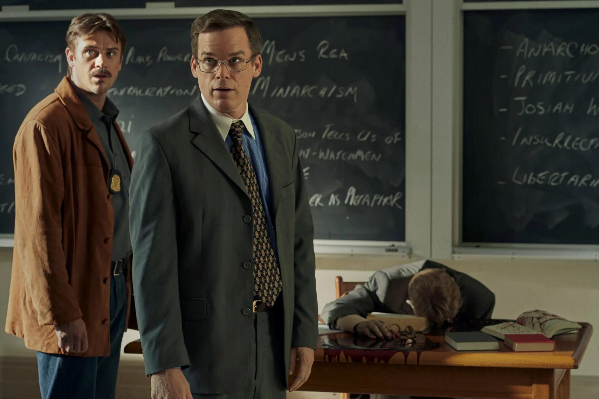 в тени луны 2019. в тени луны фильм 2019 кадры. в тени луны 2. в тени луны фильм. в тени луны постер.