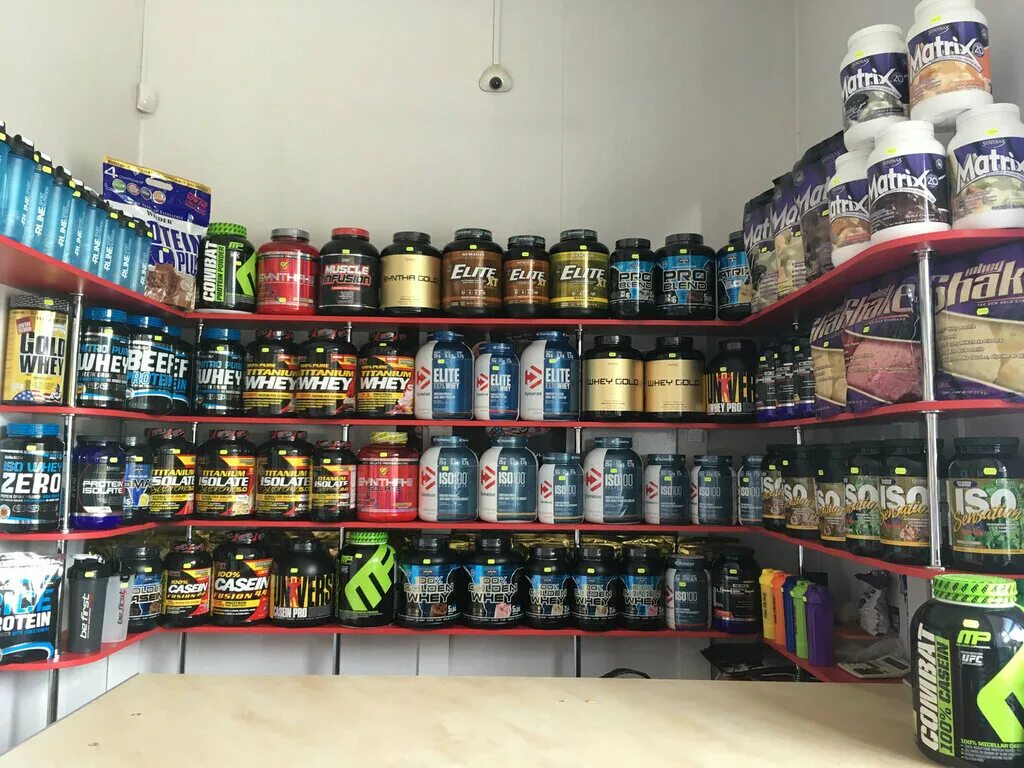 Спортпит рядом. 5lb спортивное. Выкладка спортивного питания. Спортивное питание. Магазин спорт питания.
