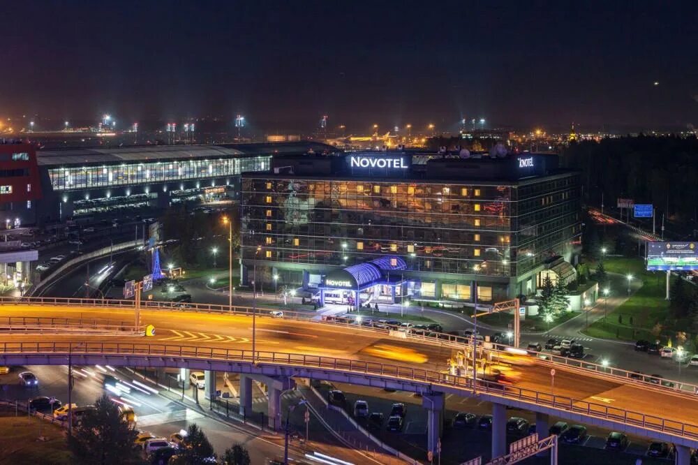 Novotel 4* шереметьево. Аэропорт шереметьево. Космос шереметьево гостиница. Гостиницы в москве рядом с аэропортом шереметьево. Novotel москва аэропорт шереметьево.