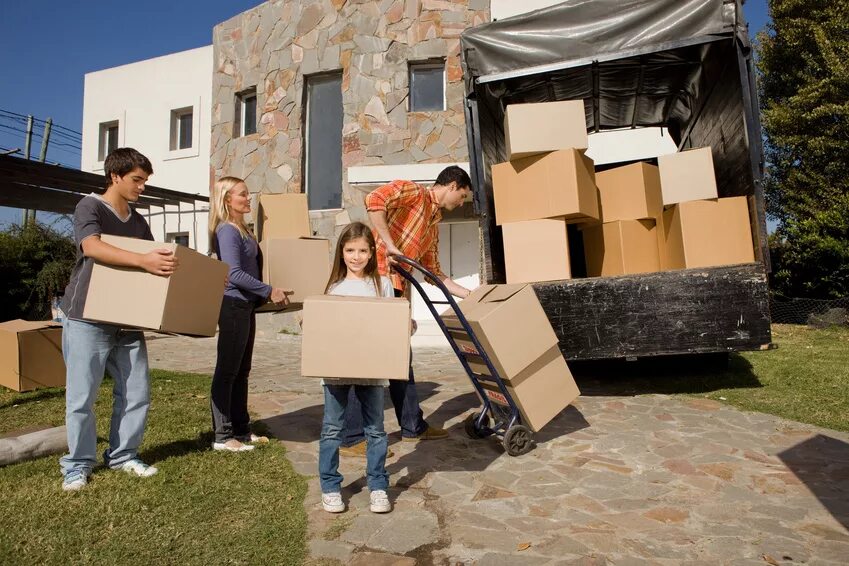 квартирный переезд. Move vector. Flat moving. Van vector. переехать в новый дом.