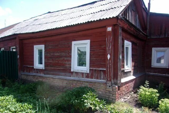 Продается полдома. Оттяпал полдома. Перестроенные полдома в поселке и участок. Оттяпал полдома. Полдома нн.