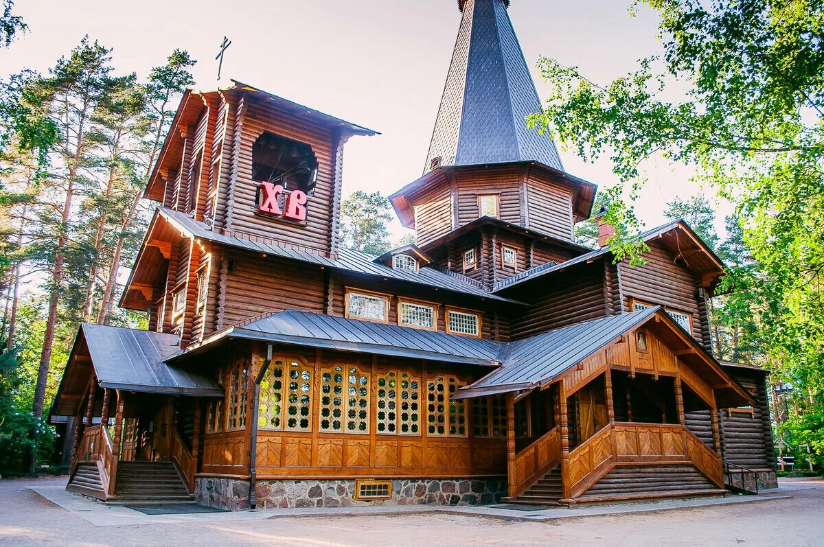 Казанская церковь (вырица). Храм иконы божией матери вырица. Вырица казанский храм часовня св серафима вырицкого. Серафим вырицкий церковь в вырице. Вырица храм серафима вырицкого официальный сайт.